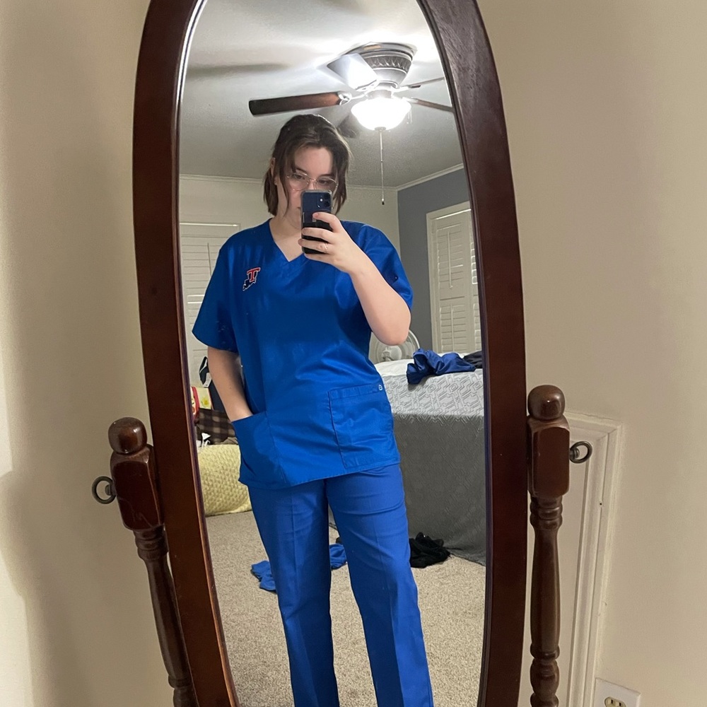 Meet your Posher, Chloe